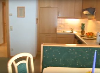 Eine Küche im Landhaus Gensbichler